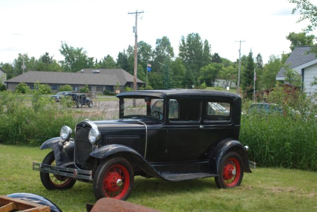 1931 Ford Model A Sedan Tudor - photo 4