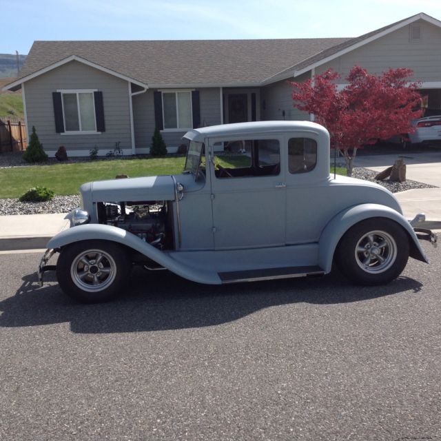 1931 Ford Model A 5 window coupe
