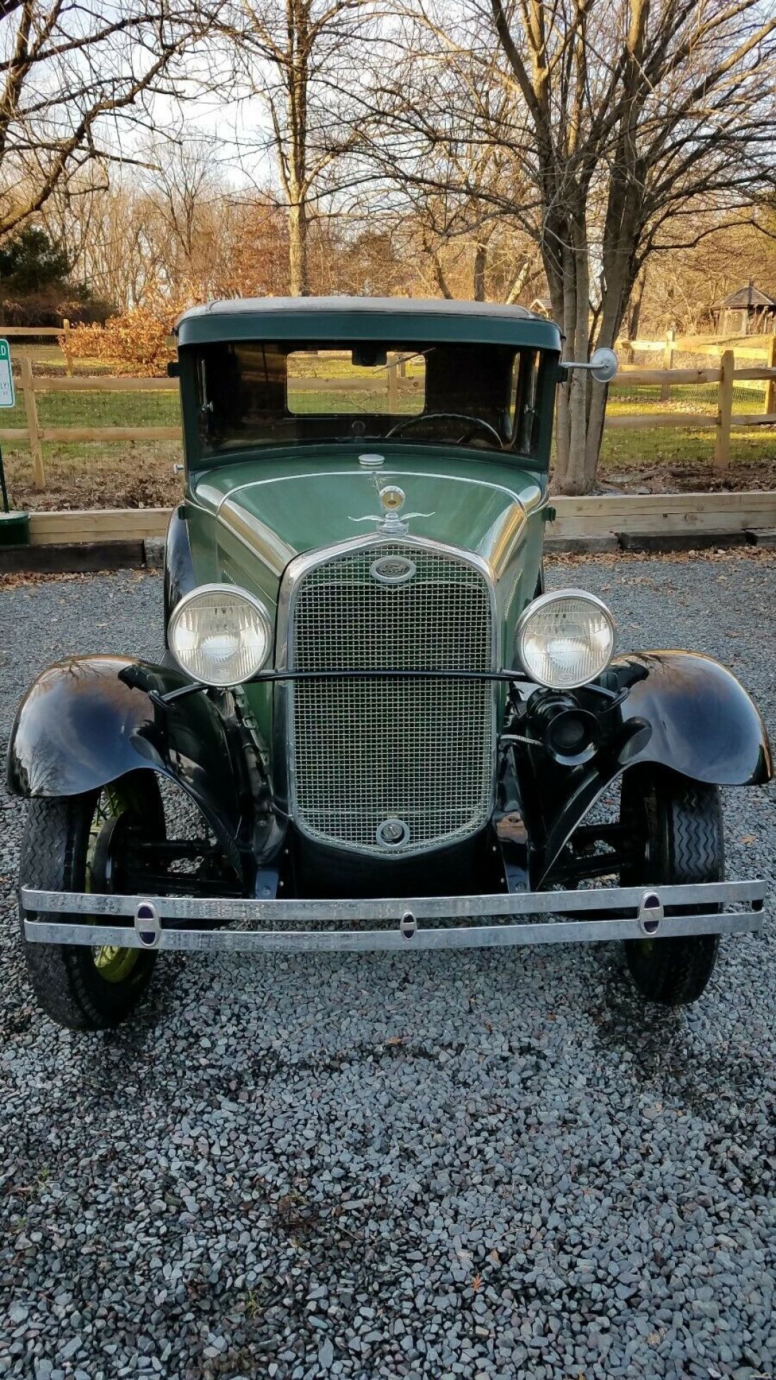 1931 Ford Model A 2 tone green, black fenders & top - photo 2