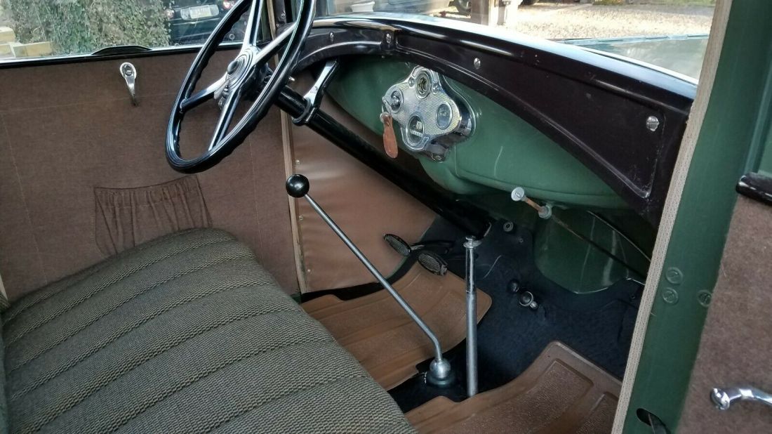 1931 Ford Model A 2 tone green, black fenders & top - photo 6