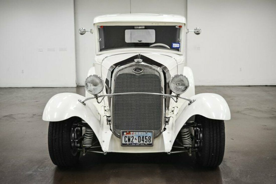 1931 Ford Model A SEDAN - photo 2