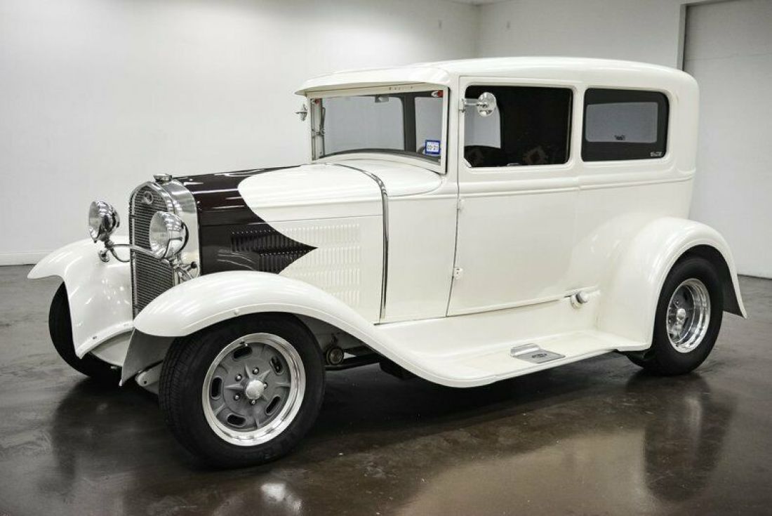 1931 Ford Model A SEDAN - photo 3