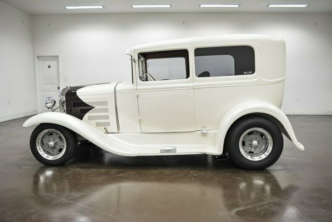 1931 Ford Model A SEDAN - photo 4