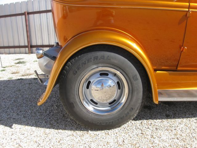 1931 Ford Model A 2-door sedan - photo 12