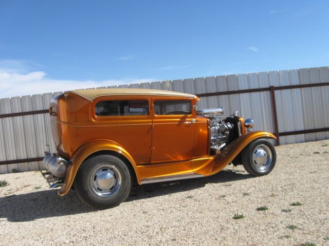 1931 Ford Model A 2-door sedan - photo 2