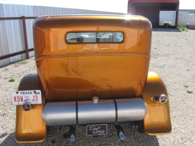 1931 Ford Model A 2-door sedan - photo 4