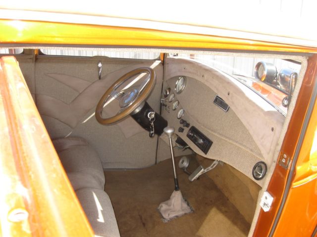 1931 Ford Model A 2-door sedan - photo 6