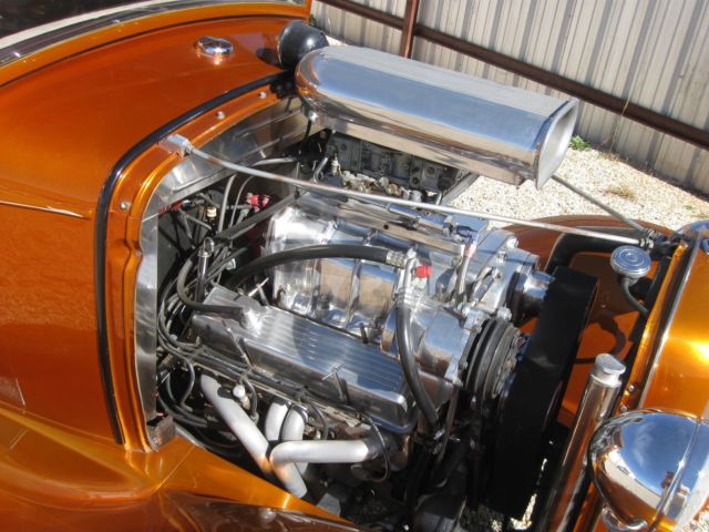 1931 Ford Model A 2-door sedan - photo 8