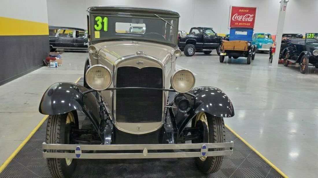 1931 Ford Model A Slant Windshield Sedan - photo 2