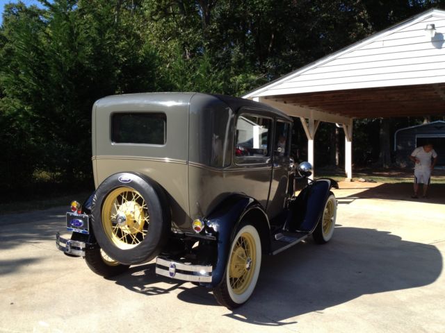 1931 Ford Model A 2dr sedan - photo 3