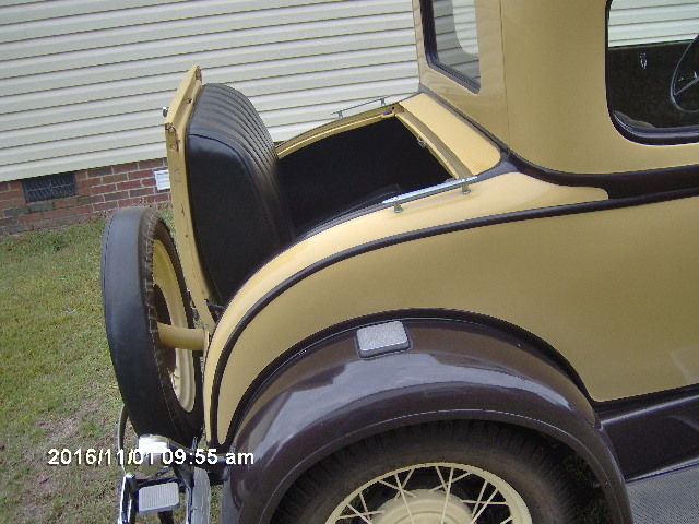 1931 Ford Model A deluxe coupe - photo 6