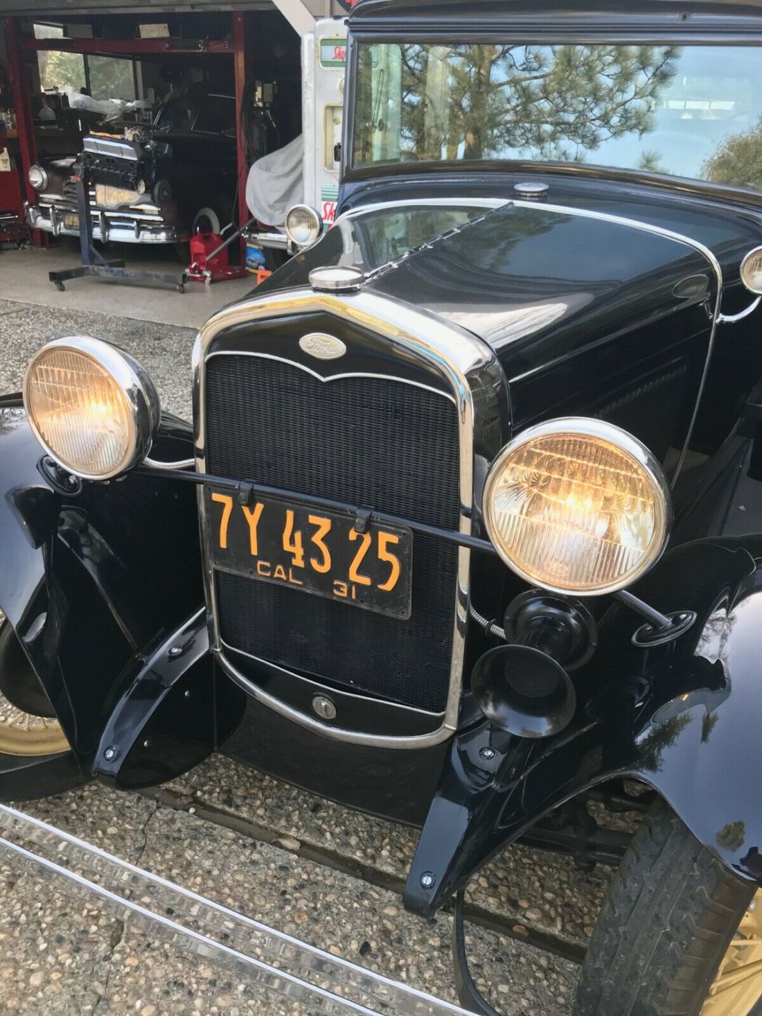 1931 Ford Model A Deluxe - photo 3