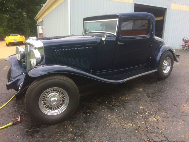 1932 AUBURN SEDAN 1932 Other Makes