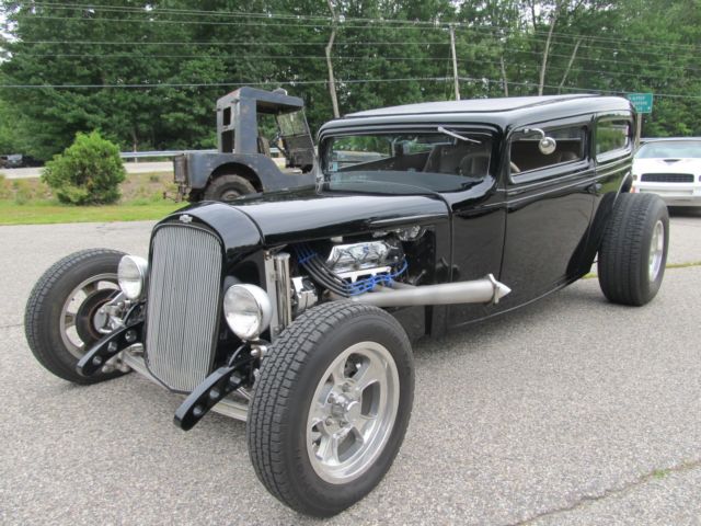 1932 Chevrolet DELUXE SEDAN - photo 2