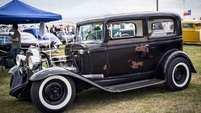 1932 Chevrolet Sedan - photo 12