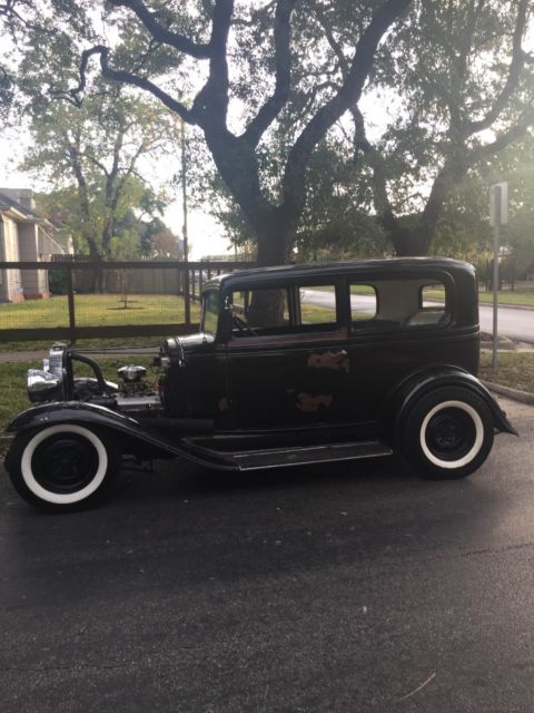 1932 Chevrolet Sedan - photo 2