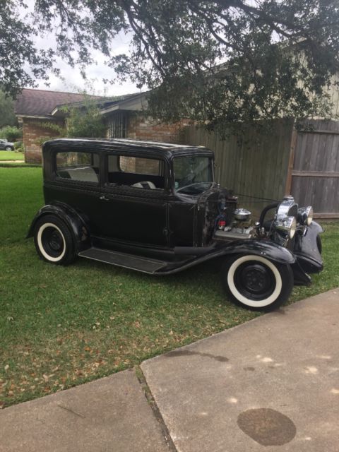 1932 Chevrolet Sedan - photo 3