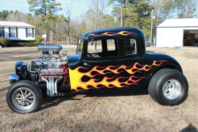 1932 Chrysler coupe