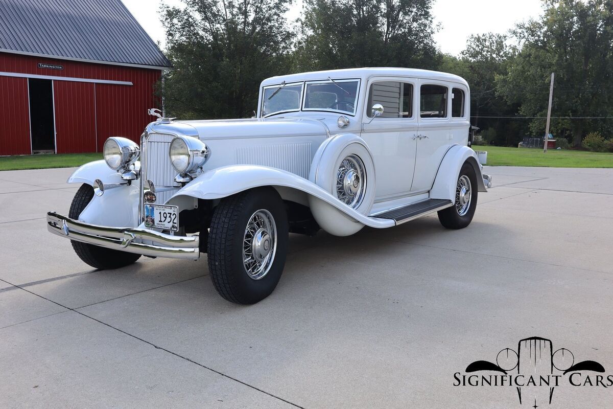 1932 Chrysler Imperial CH Touring Sedan - photo 3