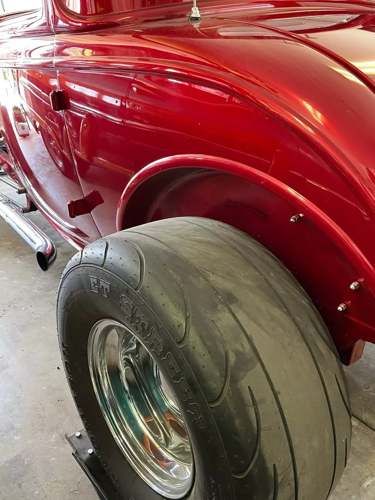 1932 Ford 12M three window - photo 3