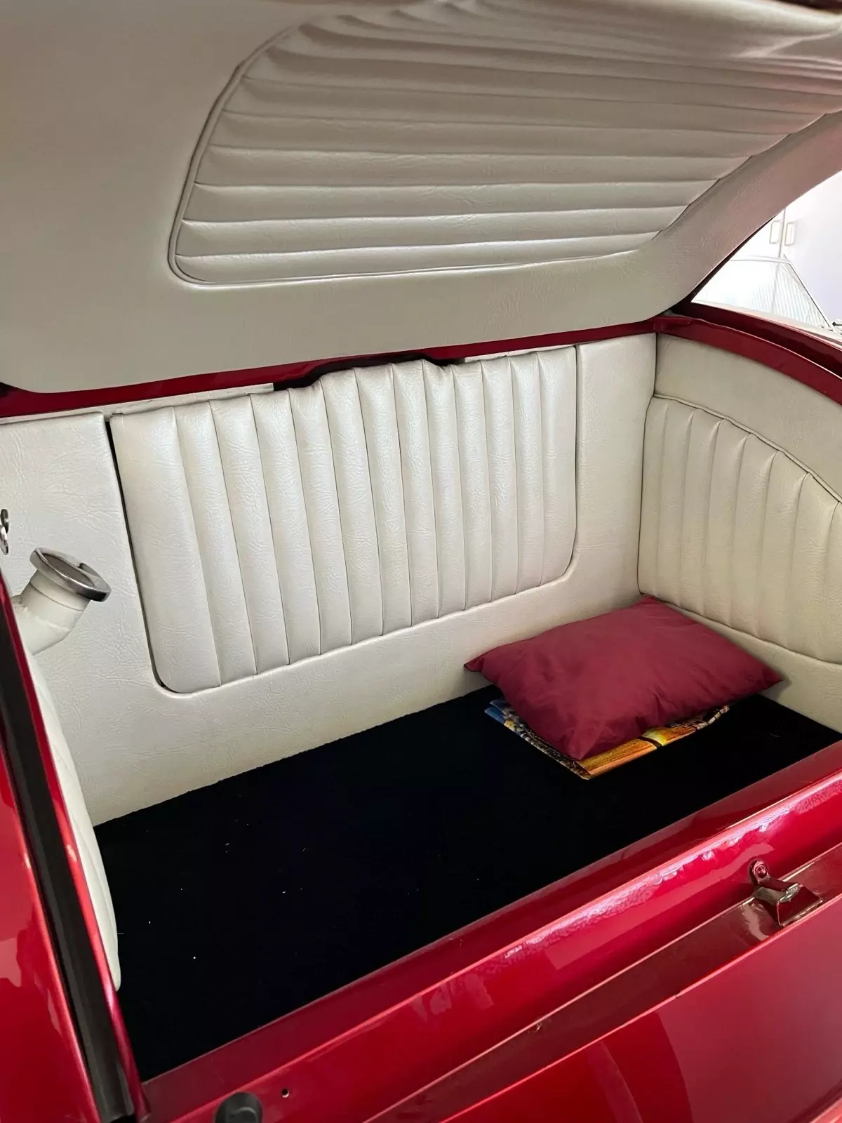 1932 Ford 12M three window - photo 8