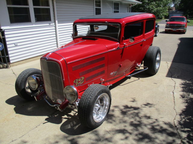 1932 Ford 2 DOOR - photo 2