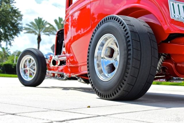 1932 Ford 3-Window Coupe N&N Body / 4-Speed / Custom / Performance 355 V8 - photo 7