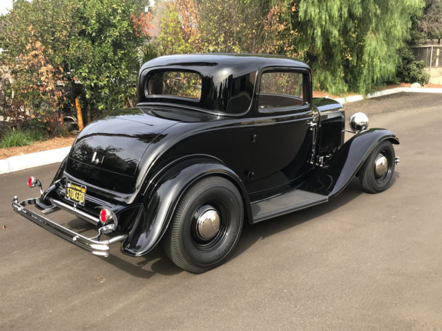 1932 Ford 3 Window Coupe Deluxe - photo 2