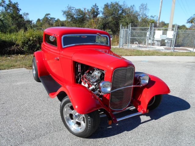 1932 Ford Coupe 3 Window Coupe,Red.383 Crate Motor - photo 2