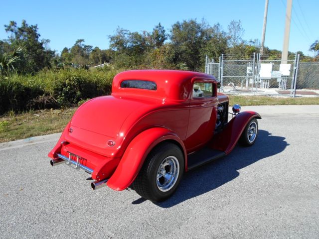 1932 Ford Coupe 3 Window Coupe,Red.383 Crate Motor - photo 4