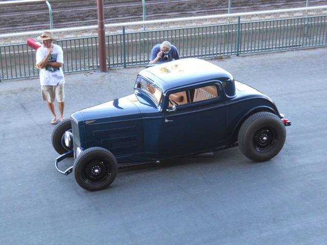 1932 Ford 3 window - photo 2