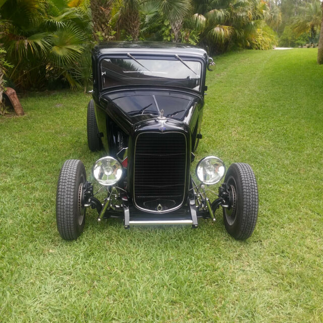 1932 Ford Deluxe - photo 2
