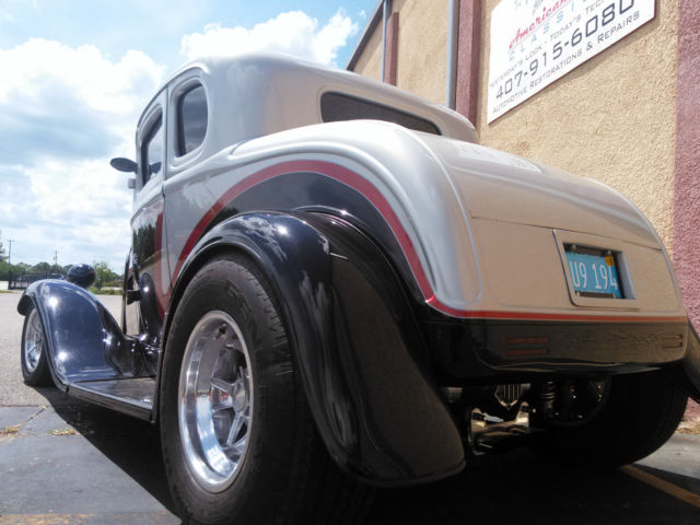 1932 Ford 5 Window Coupe - photo 4