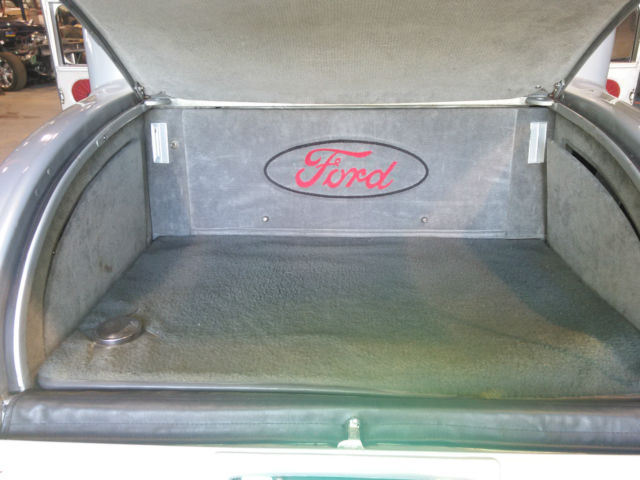 1932 Ford 5 Window Coupe - photo 6