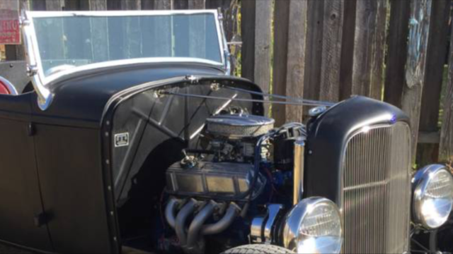 1932 Ford Roadster - photo 4
