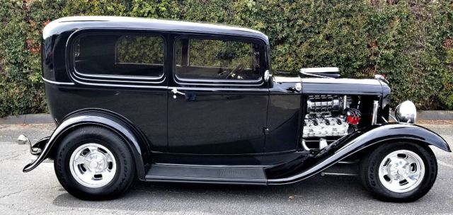 1932 Ford all steel Tudor sedan 1932 Ford Tudor deluxe