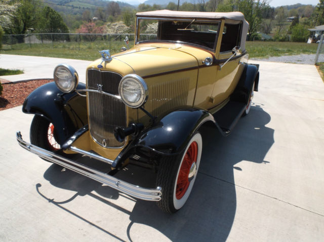 1932 Ford Cabriolet rumble seat convertible 1932 Ford Cabriolet