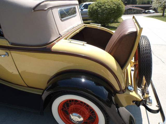 1932 Ford Cabriolet - photo 11