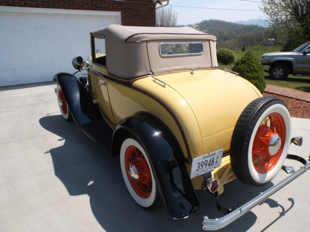 1932 Ford Cabriolet - photo 4