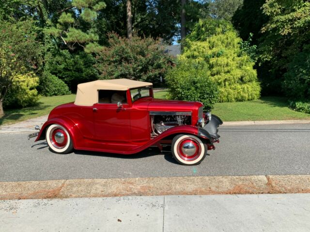 1932 Ford Cabriolet - photo 2