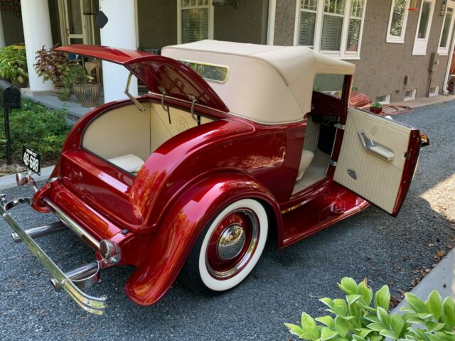 1932 Ford Cabriolet - photo 6