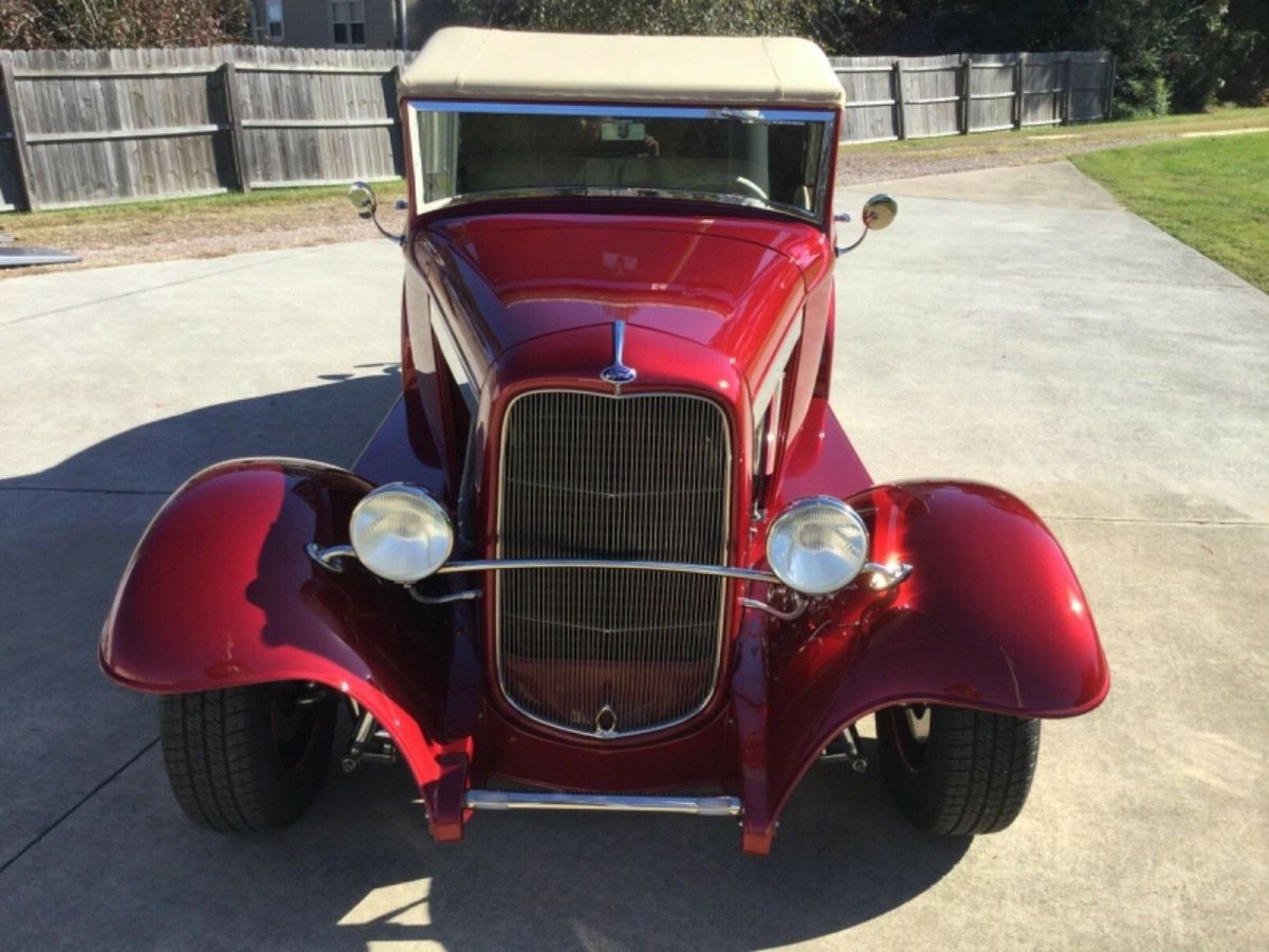 1932 Ford Cabriolet - photo 5