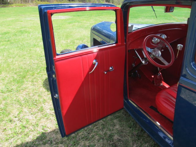 1932 Ford DELUXE COUPE - photo 2