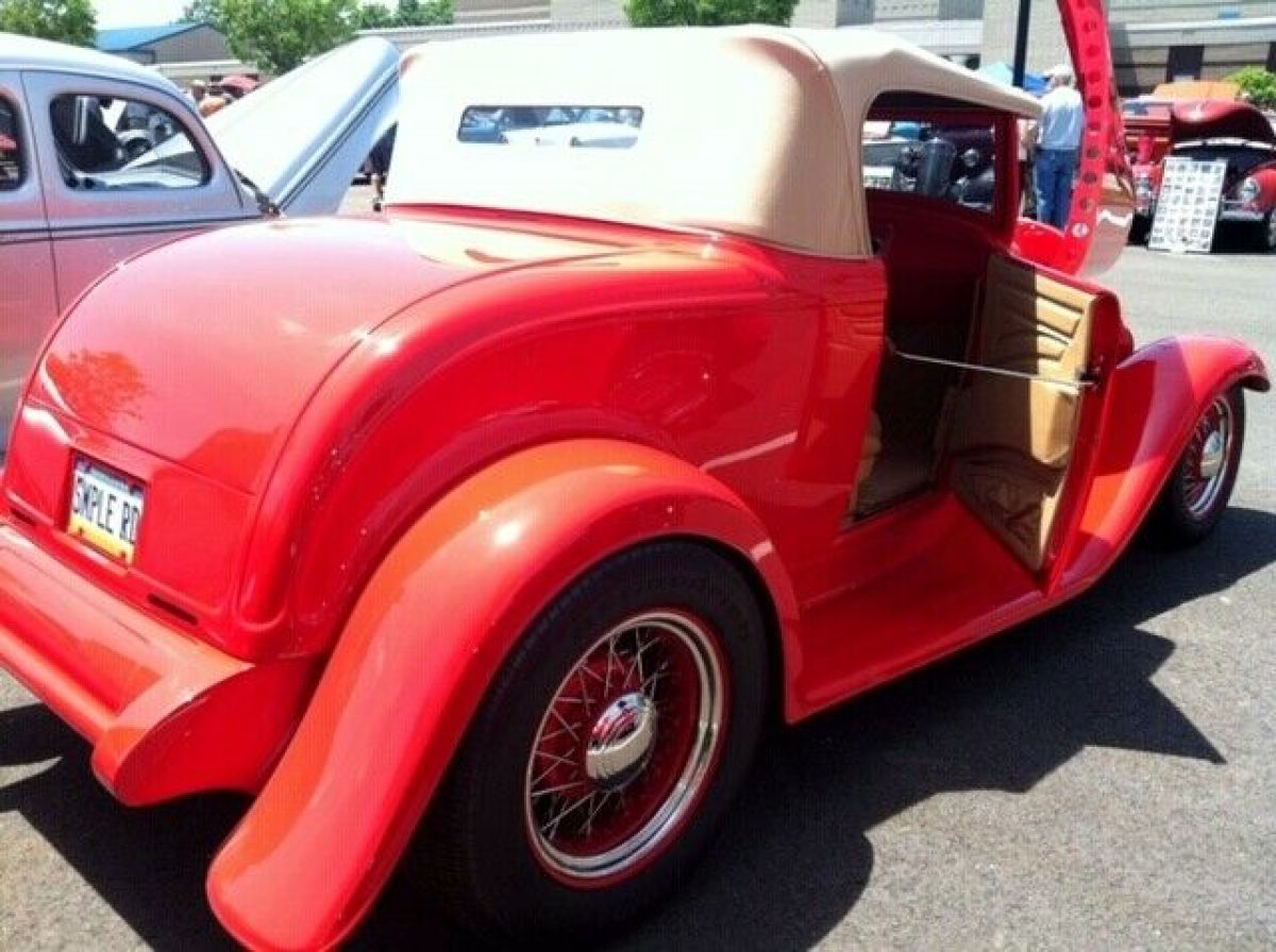 1932 Ford Roadster - photo 2