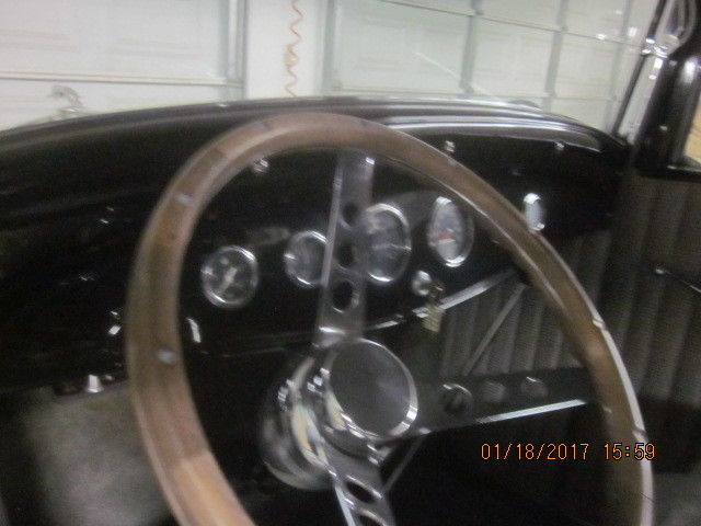 1932 Ford Deluxe 2 door sedan - photo 10