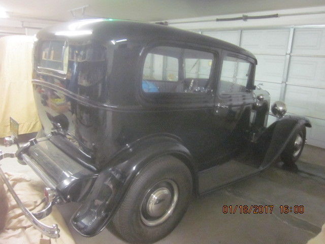 1932 Ford Deluxe 2 door sedan - photo 3