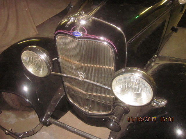 1932 Ford Deluxe 2 door sedan - photo 8