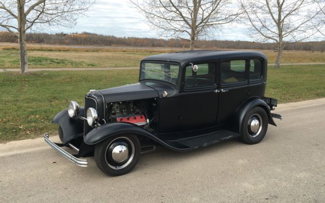 1932 Ford 1932 Fordor Sedan - Survivor 1950's Hot Rod