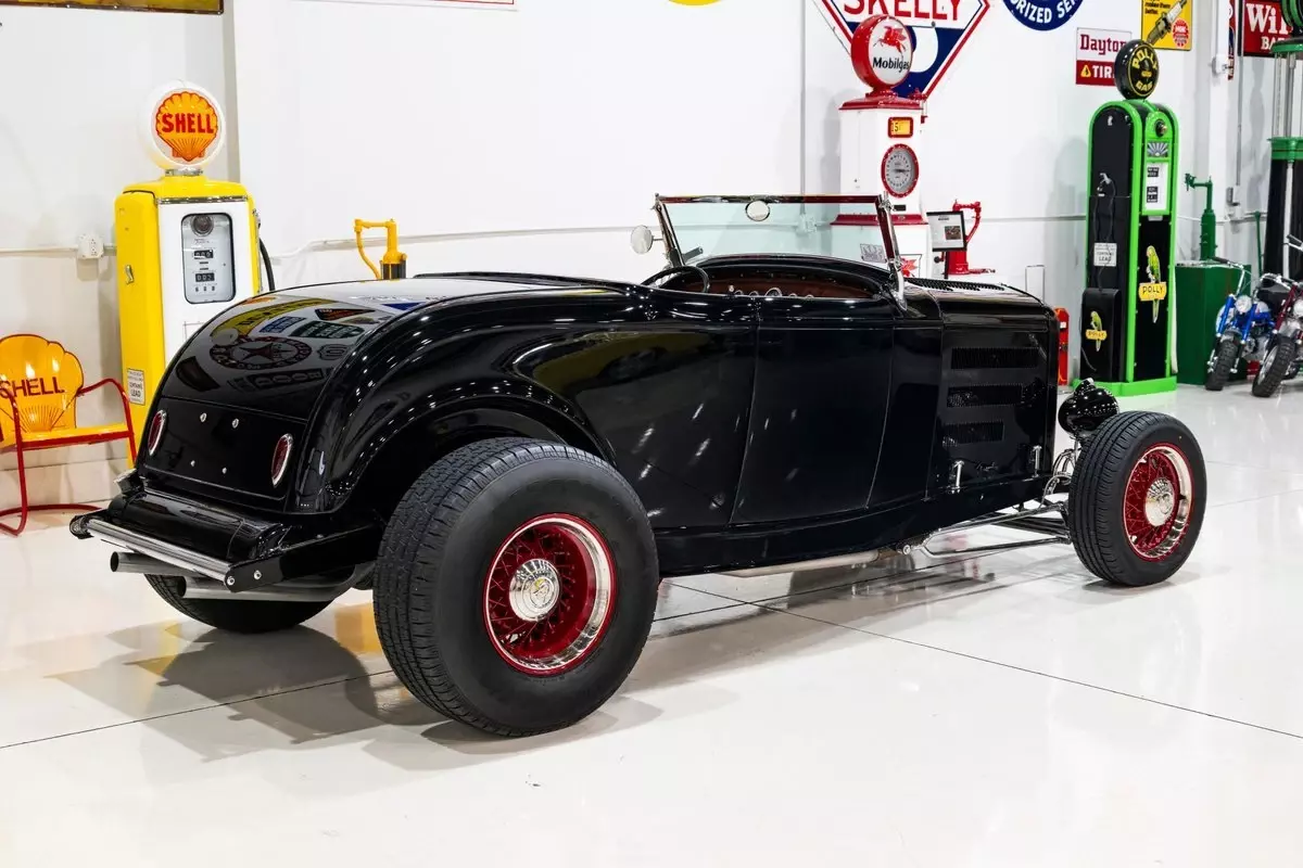 1932 Ford Hi-Boy Roadster - photo 10
