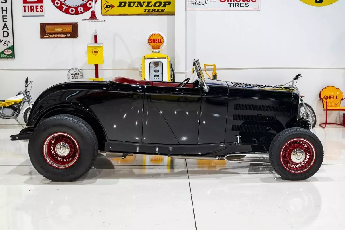 1932 Ford Hi-Boy Roadster - photo 11